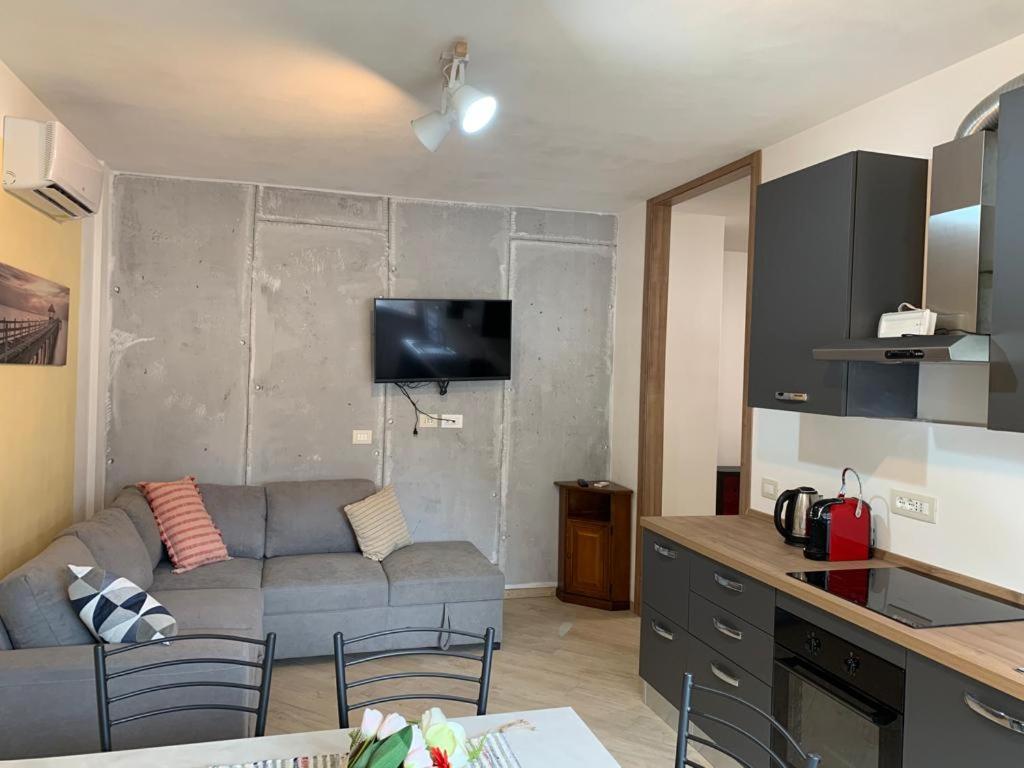 Alfiumea Apartman Tirano Kültér fotó